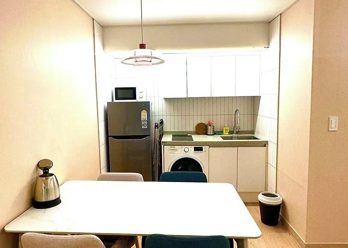 R Jongmyo Konukevi 3*